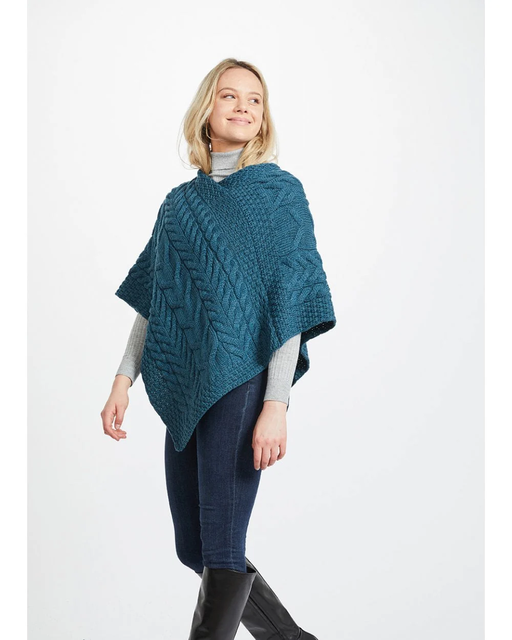 Aasleagh Falls Ladies Aran Poncho - Image 10