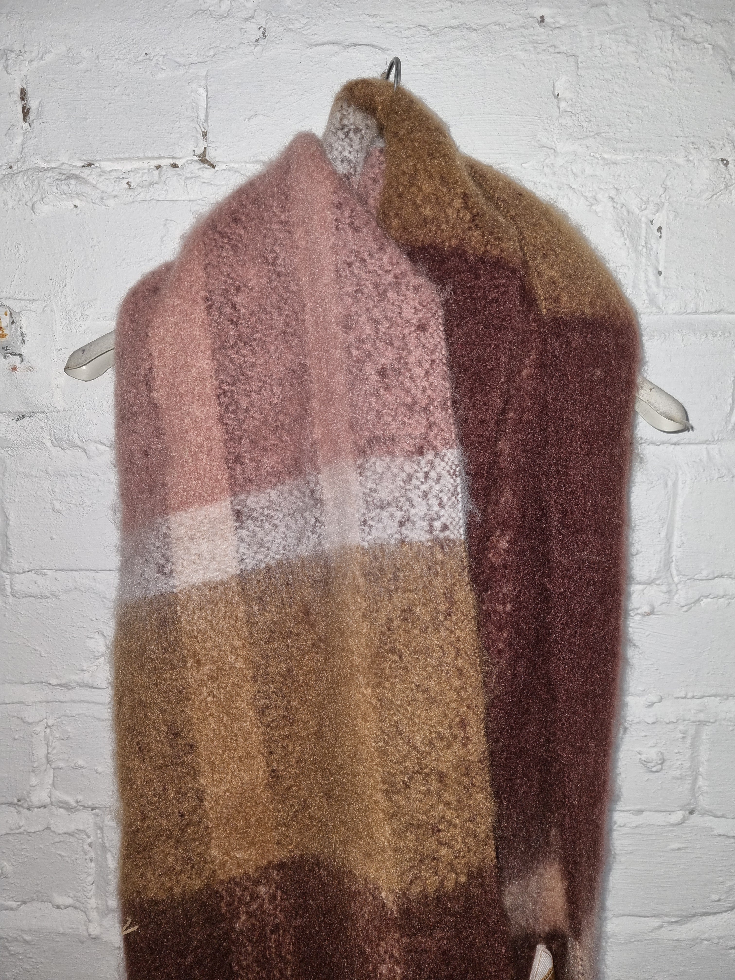 Isla Tartan Boucle Scarf - Image 19