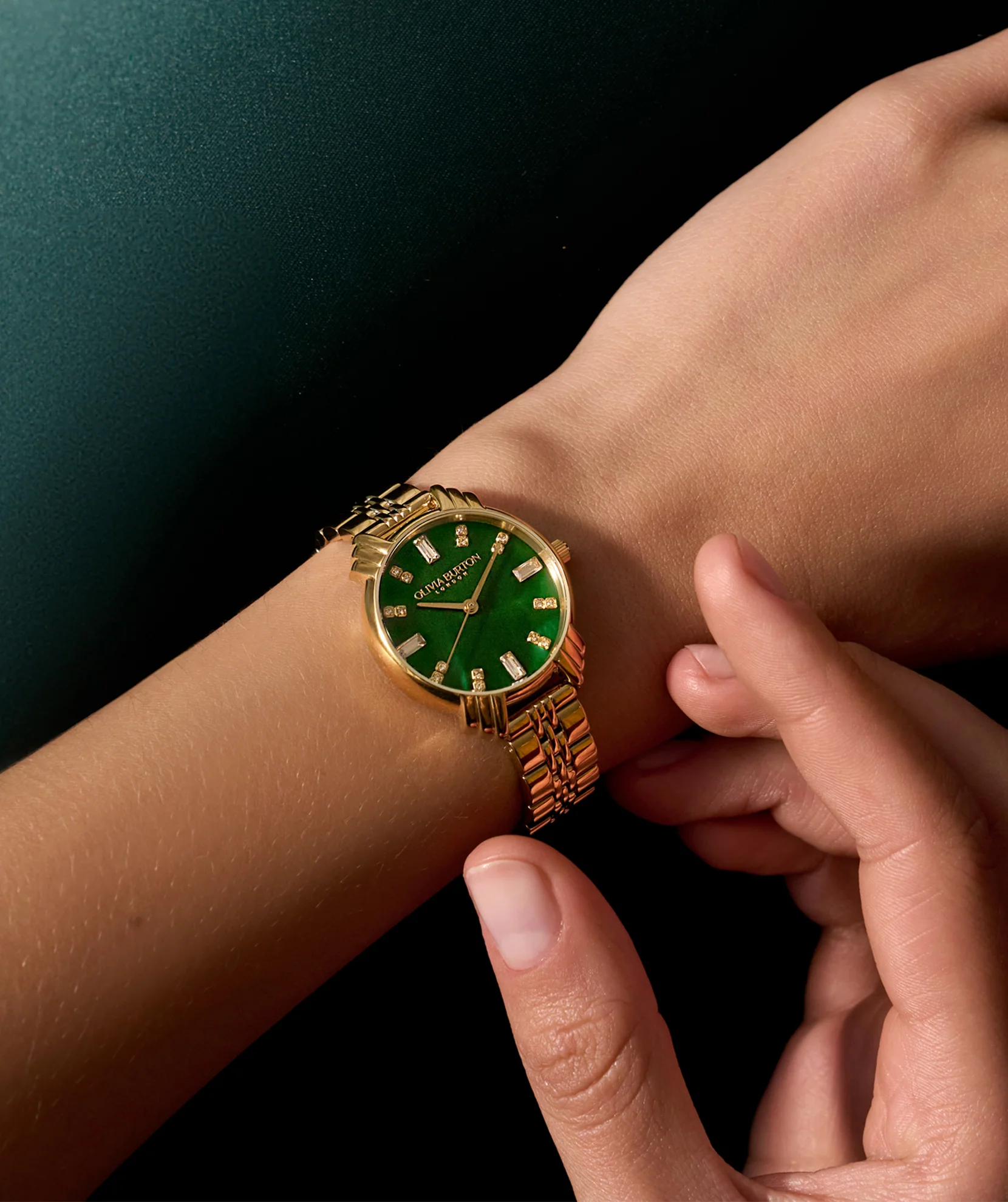 Classic 30mm Art Deco Emerald & Gold Bracelet Watch - Image 5